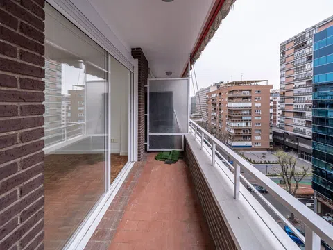 Flat in calle de Estébanez Calderón - Photo 12