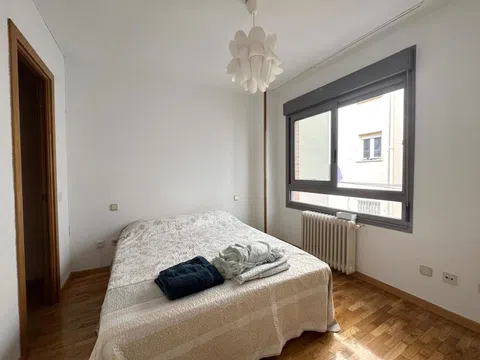 Flat in calle de Diego Bahamonde - Photo 11