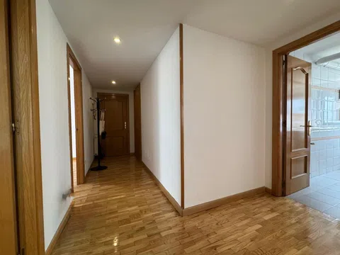 Flat in calle de Diego Bahamonde - Photo 4