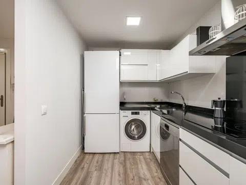 Flat in calle de Clara del Rey - Photo 11