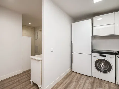 Flat in calle de Clara del Rey - Photo 13