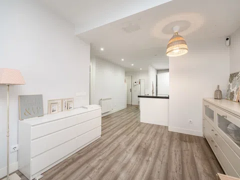 Flat in calle de Clara del Rey - Photo 16