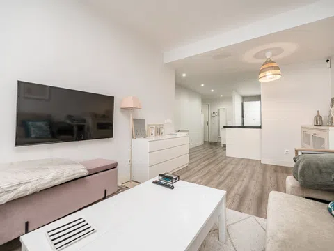 Flat in calle de Clara del Rey - Photo 3