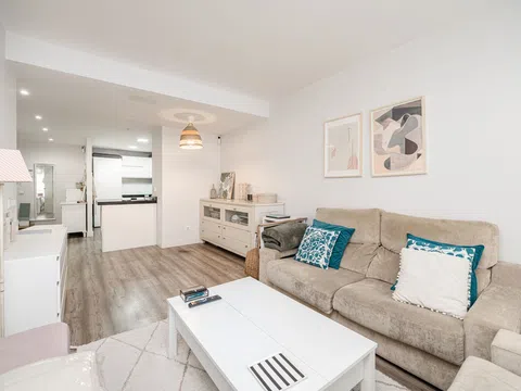 Flat in calle de Clara del Rey - Photo 4