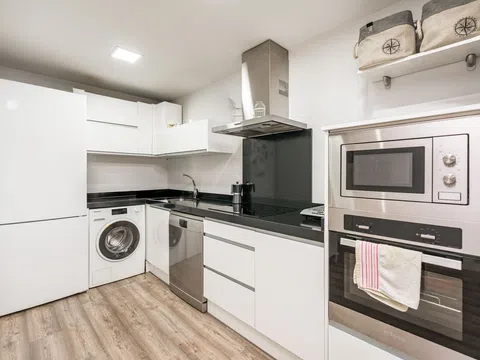Flat in calle de Clara del Rey - Photo 8