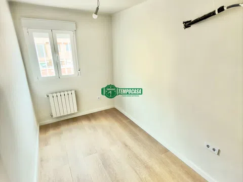 Flat in calle de Urgel - Photo 15