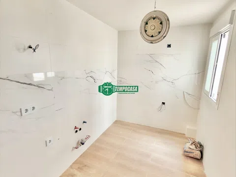Flat in calle de Urgel - Photo 19