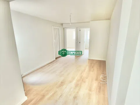 Flat in calle de Urgel - Photo 3