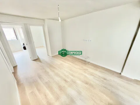 Flat in calle de Urgel - Photo 6