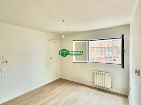 Flat in calle de Urgel - Photo 7