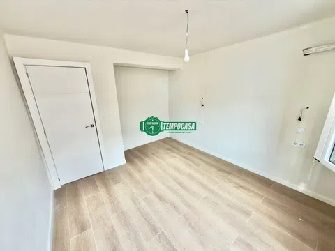 Flat in calle de Urgel - Photo 10