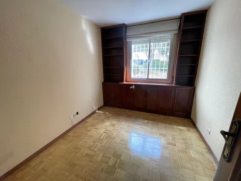 Flat in calle de Alonso Saavedra - Photo 15