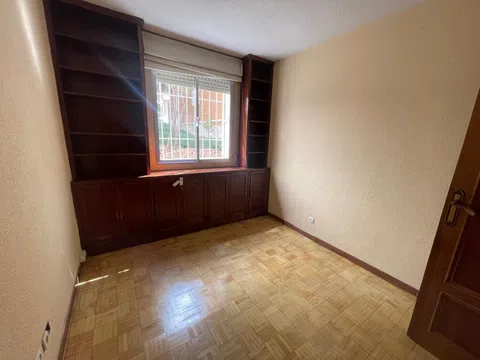 Flat in calle de Alonso Saavedra - Photo 16