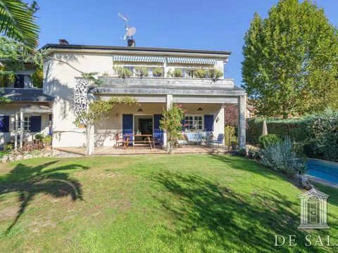 Detached house - Photo 2