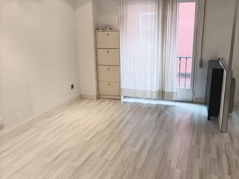 Flat in calle de los Tres Peces - Photo 9