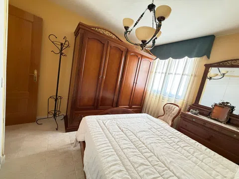 Flat in calle Puerto de las Pilas - Photo 9
