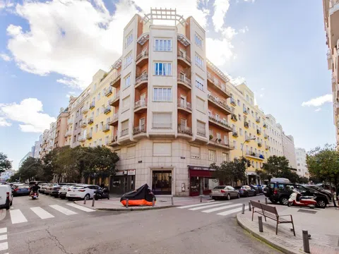 Flat - Photo 2