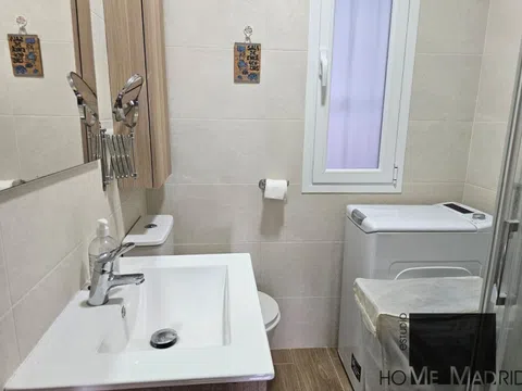 Flat in calle de Martín de los Heros - Photo 9
