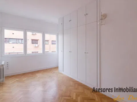 Flat in calle de Sofía - Photo 9