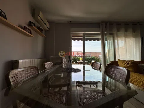 Flat in calle Alcalá - Photo 3