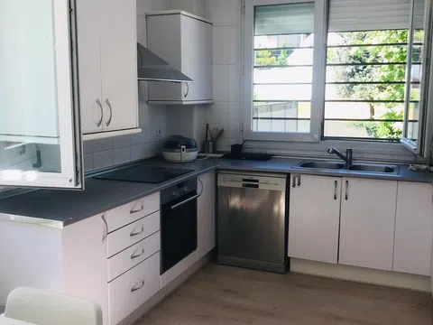 Semi-detached house - Photo 13