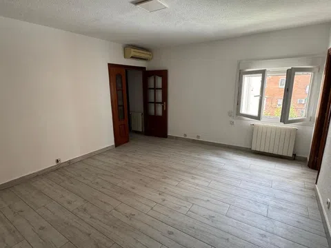 Flat in calle Alcatraz - Photo 2
