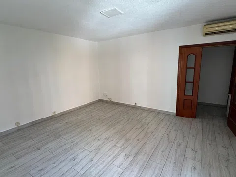 Flat in calle Alcatraz - Photo 3