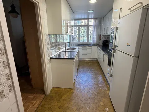 Flat in calle de Arturo Soria - Photo 1