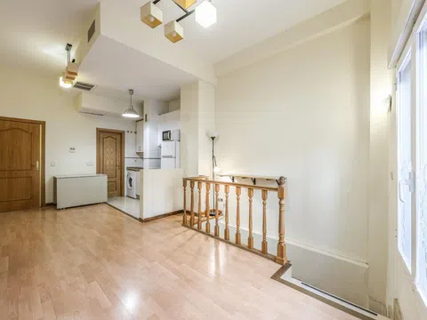 Flat in calle de Barbieri - Photo 2