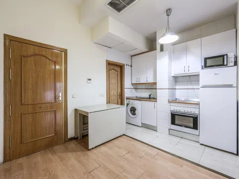 Flat in calle de Barbieri - Photo 12
