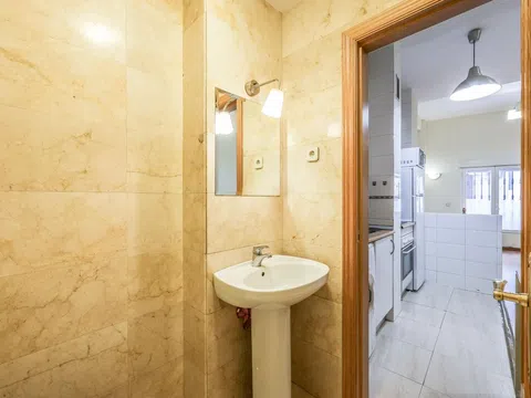 Flat in calle de Barbieri - Photo 13