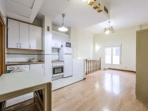 Flat in calle de Barbieri - Photo 4