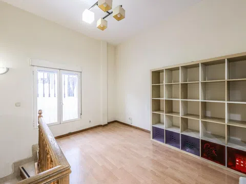Flat in calle de Barbieri - Photo 8