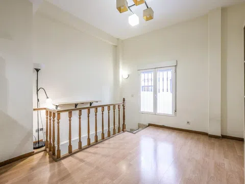 Flat in calle de Barbieri - Photo 9