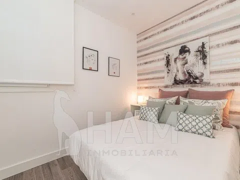 Flat in calle de Salas Barbadillo - Photo 2