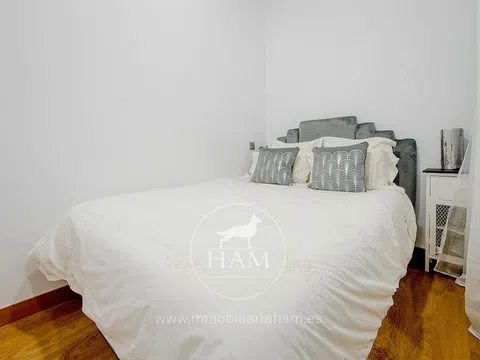 Flat in calle de Salas Barbadillo - Photo 4