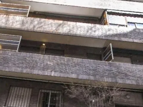 Flat in calle de Salas Barbadillo - Photo 5