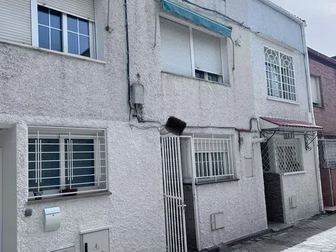 Terraced house in calle de Gomeznarro, 159 - Photo 2
