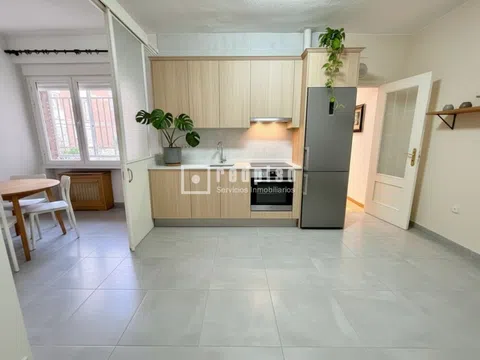 Flat in calle de la Infanta Mercedes - Photo 11