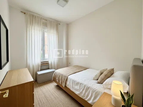 Flat in calle de la Infanta Mercedes - Photo 14