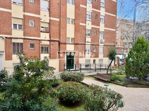 Flat in calle de la Infanta Mercedes - Photo 17