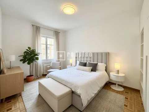 Flat in calle de la Infanta Mercedes - Photo 5
