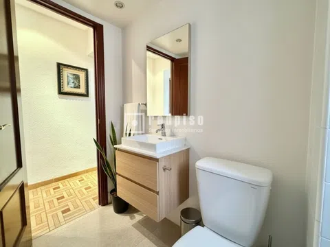 Flat in calle de la Infanta Mercedes - Photo 8