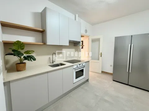 Flat in calle de la Infanta Mercedes - Photo 10