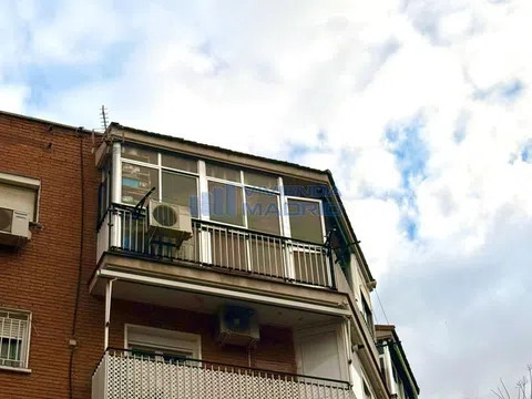 Flat - Photo 1
