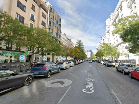 Flat in CL Santa Engracia - Photo 4