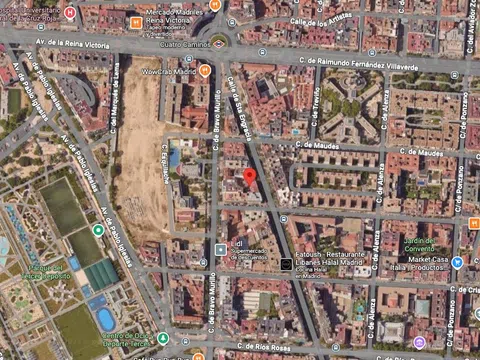 Flat in CL Santa Engracia - Photo 5
