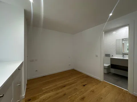 Flat in calle de Juan Álvarez Mendizábal - Photo 12