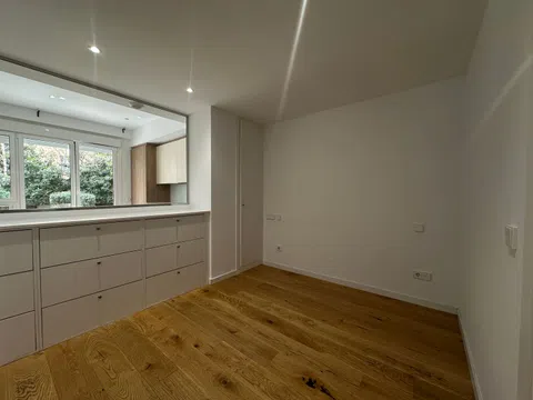 Flat in calle de Juan Álvarez Mendizábal - Photo 13