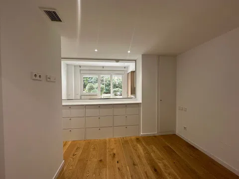 Flat in calle de Juan Álvarez Mendizábal - Photo 14